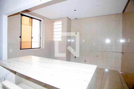 Cozinha de casa à venda com 4 quartos, 250m² em São João, Porto Alegre