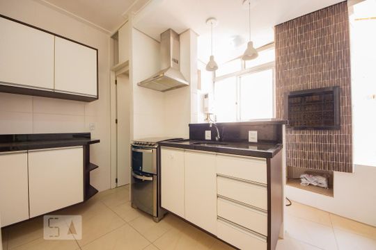 Cozinha de apartamento para alugar com 3 quartos, 96m² em Higienópolis, Porto Alegre