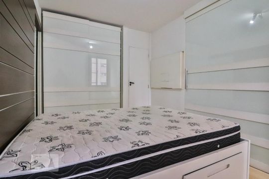 Quarto de apartamento à venda com 1 quarto, 42m² em Vila Madalena, São Paulo