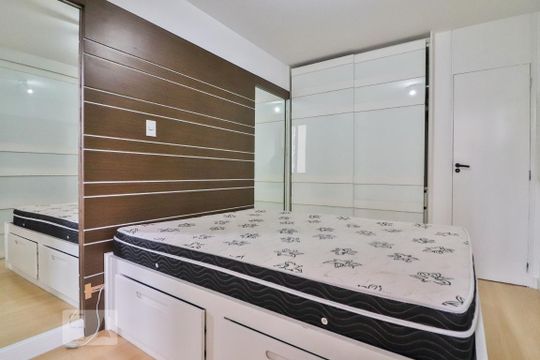 Quarto de apartamento à venda com 1 quarto, 42m² em Vila Madalena, São Paulo
