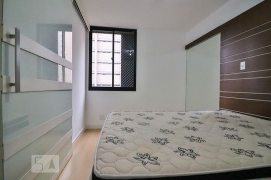 Quarto de apartamento à venda com 1 quarto, 42m² em Vila Madalena, São Paulo