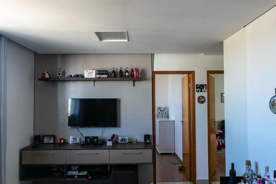 Sala de apartamento à venda com 2 quartos, 55m² em Fernão Dias, Belo Horizonte