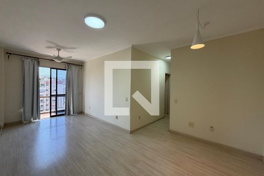 Sala de apartamento para alugar com 2 quartos, 78m² em Taquara, Rio de Janeiro