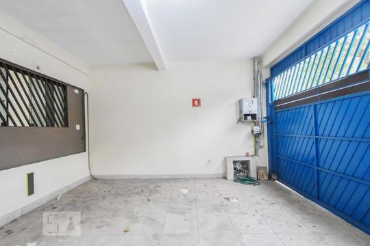Garagem de casa à venda com 4 quartos, 215m² em Jurubatuba, São Paulo