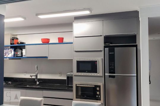 Cozinha de apartamento para alugar com 2 quartos, 100m² em Agronômica, Florianópolis