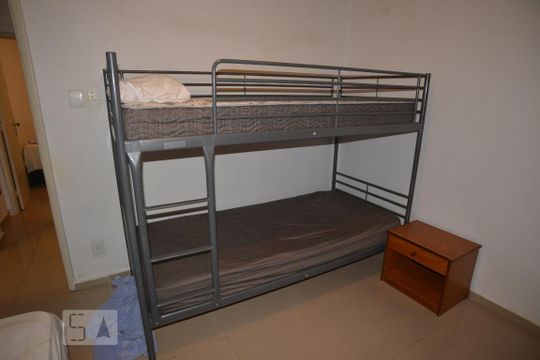 Quarto  de apartamento para alugar com 2 quartos, 67m² em Botafogo, Rio de Janeiro