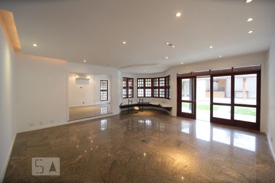 Casa para alugar com 5 quartos, 347m² em Barra da Tijuca, Rio de Janeiro