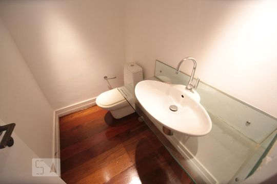 Casa para alugar com 5 quartos, 347m² em Barra da Tijuca, Rio de Janeiro