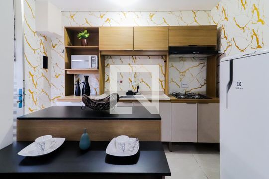 Cozinha de kitnet/studio para alugar com 1 quarto, 30m² em Jardim Ivana, São Paulo