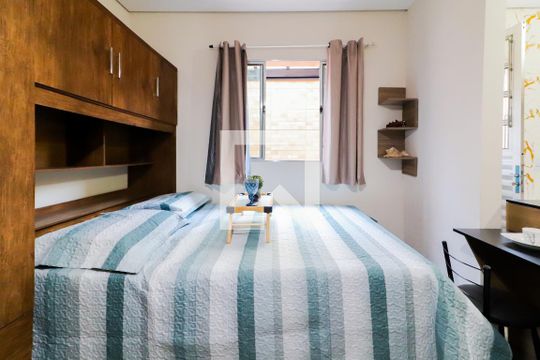 Sala/Quarto de kitnet/studio para alugar com 1 quarto, 30m² em Jardim Ivana, São Paulo