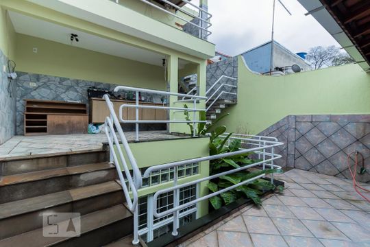 Quintal de casa à venda com 4 quartos, 280m² em Parque Residencial Oratorio, São Paulo