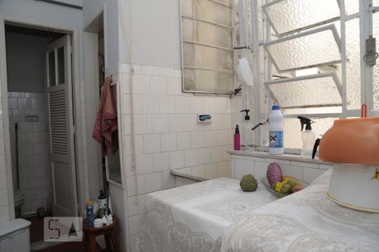 area de serviço de apartamento para alugar com 3 quartos, 125m² em Tijuca, Rio de Janeiro