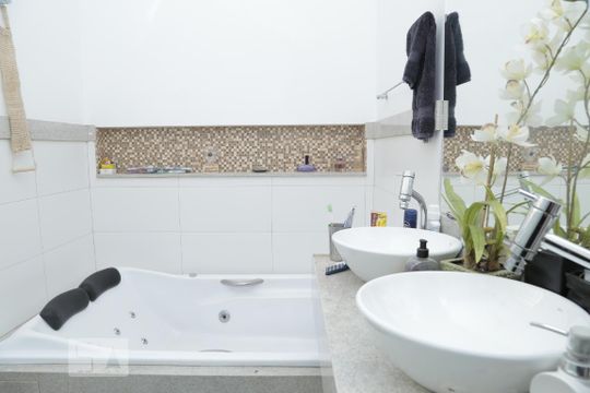 banheiro 2 de apartamento para alugar com 3 quartos, 125m² em Tijuca, Rio de Janeiro