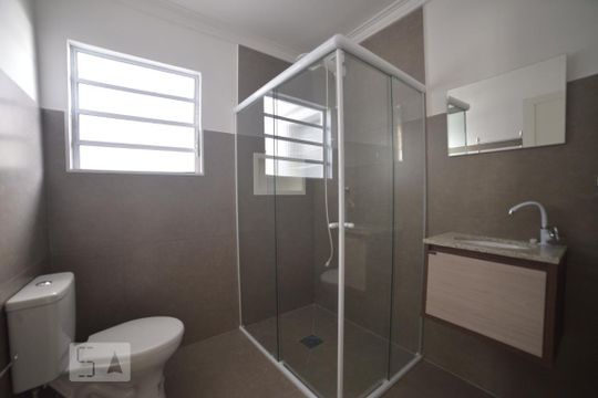 Banheiro de apartamento para alugar com 2 quartos, 73m² em Aclimação, São Paulo