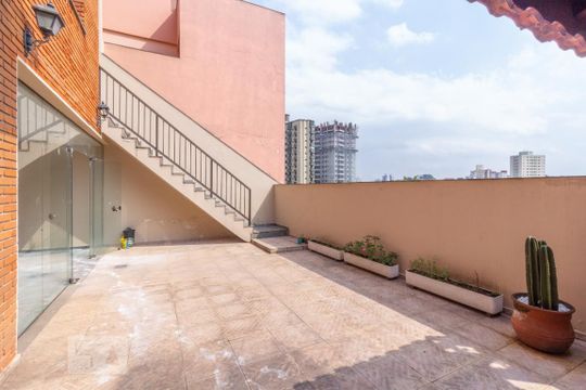 Quintal  de casa para alugar com 3 quartos, 350m² em Parque Monteiro Soares, São Paulo