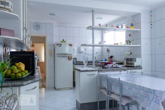 Cozinha de apartamento à venda com 3 quartos, 195m² em Vila Mariana, São Paulo