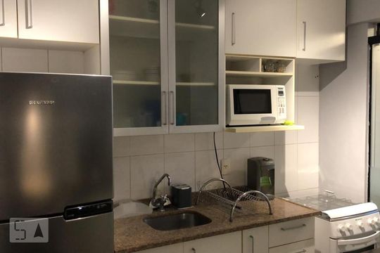 Cozinha de apartamento para alugar com 1 quarto, 41m² em Vila Nova Conceição, São Paulo