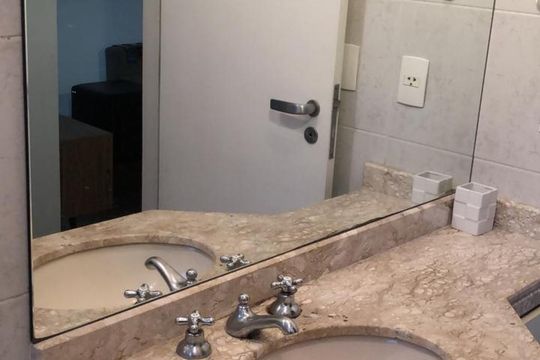 Banheiro de apartamento para alugar com 1 quarto, 41m² em Vila Nova Conceição, São Paulo
