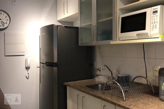 Cozinha de apartamento para alugar com 1 quarto, 41m² em Vila Nova Conceição, São Paulo