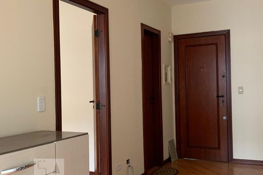 Sala de apartamento para alugar com 1 quarto, 46m² em Centro, Curitiba