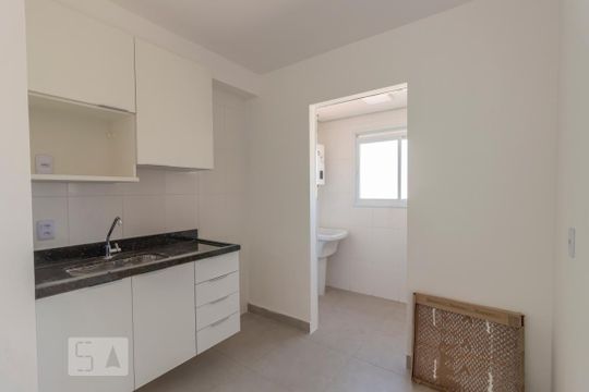 Cozinha de apartamento para alugar com 1 quarto, 49m² em Vila Basileia, São Paulo