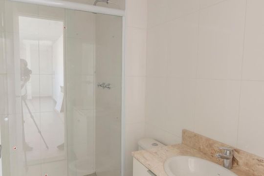 Banheiro de apartamento para alugar com 1 quarto, 49m² em Vila Basileia, São Paulo