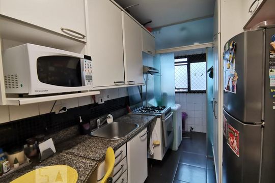 Cozinha de apartamento à venda com 2 quartos, 82m² em Real Parque, São Paulo