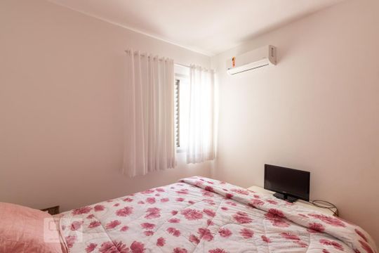 Quarto de apartamento à venda com 1 quarto, 45m² em Jardim Europa, São Paulo