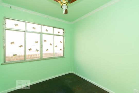 QUARTO 1 de apartamento para alugar com 2 quartos, 71m² em Centro, Niterói