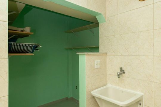 ÁREA DE SERVIÇO de apartamento para alugar com 2 quartos, 71m² em Centro, Niterói