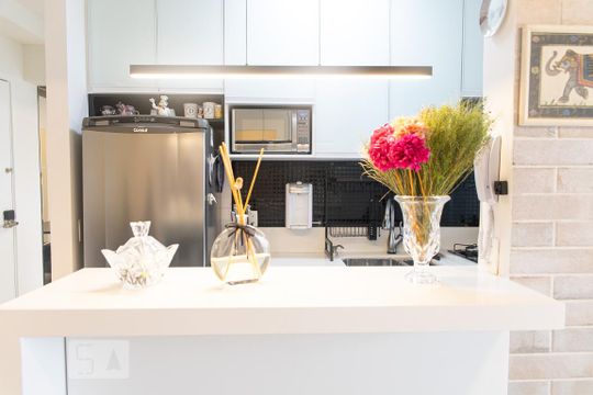 Cozinha de apartamento para alugar com 2 quartos, 60m² em Bela Vista, São Paulo
