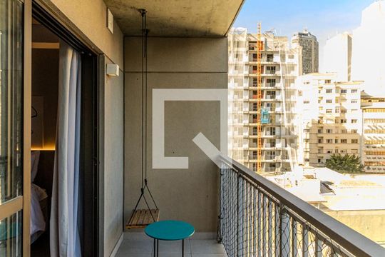 Varanda de kitnet/studio para alugar com 1 quarto, 29m² em Centro, São Paulo