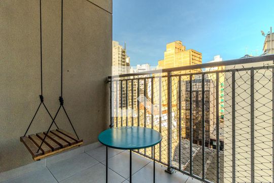 Varanda de kitnet/studio para alugar com 1 quarto, 29m² em Centro, São Paulo