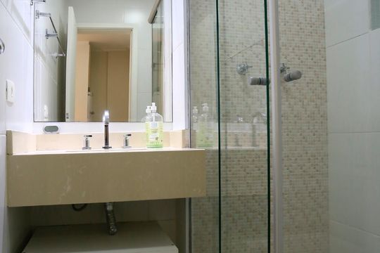 Banheiro de kitnet/studio à venda com 1 quarto, 43m² em Jardim Ampliação, São Paulo