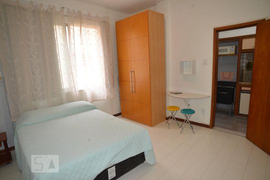 Quarto de kitnet/studio para alugar com 1 quarto, 27m² em Flamengo, Rio de Janeiro