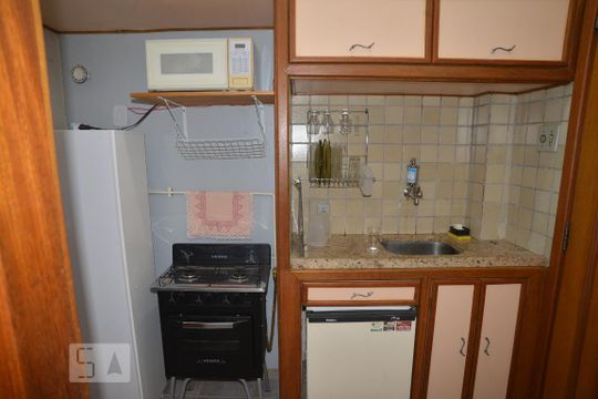 Cozinha de kitnet/studio para alugar com 1 quarto, 27m² em Flamengo, Rio de Janeiro