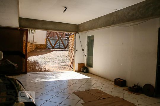 Garagem  de casa à venda com 4 quartos, 671m² em Interlagos, São Paulo
