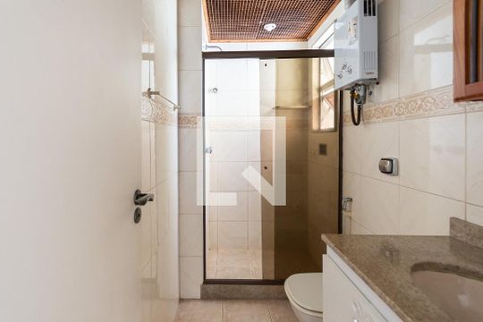 Banheiro de apartamento para alugar com 2 quartos, 60m² em Cidade Nova, Rio de Janeiro