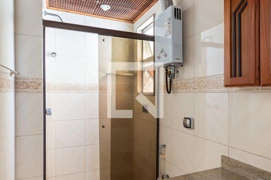 Banheiro de apartamento para alugar com 2 quartos, 60m² em Cidade Nova, Rio de Janeiro
