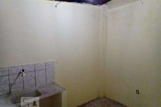 Cozinha de kitnet/studio para alugar com 1 quarto, 35m² em Samambaia Sul (samambaia), Brasília