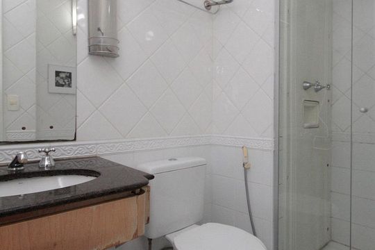 Banheiro de apartamento à venda com 1 quarto, 30m² em Jardim Paulista, São Paulo