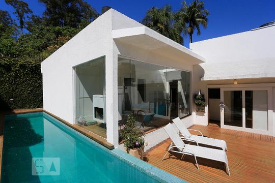 Casa à venda com 5 quartos, 800m² em Vila Morumbi, São Paulo