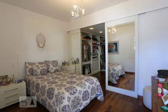 Suite 1 de casa à venda com 5 quartos, 800m² em Vila Morumbi, São Paulo