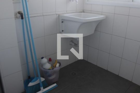 Área de Serviço de apartamento para alugar com 2 quartos, 64m² em Vila Albano, São Paulo