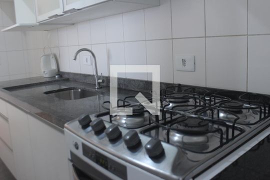 Cozinha de apartamento à venda com 2 quartos, 64m² em Vila Albano, São Paulo
