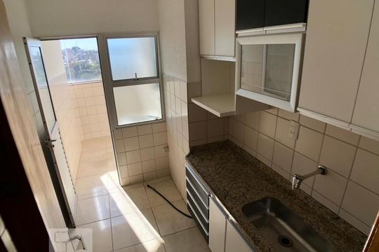 Cozinha de apartamento à venda com 2 quartos, 64m² em Estoril, Belo Horizonte