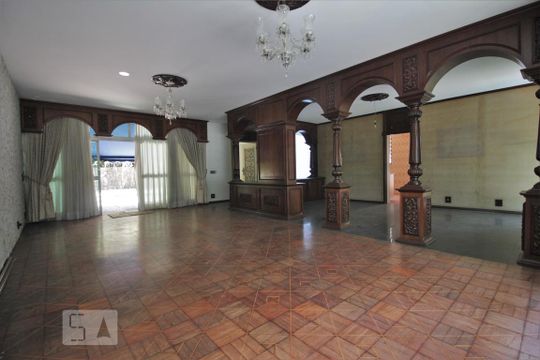 Casa para alugar com 5 quartos, 500m² em Vila Morumbi, São Paulo