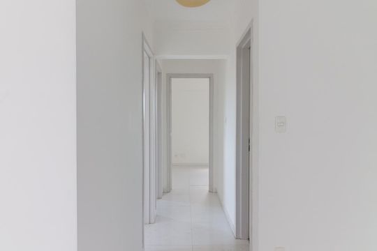 Corredor de apartamento à venda com 3 quartos, 73m² em Vila Flórida, Guarulhos