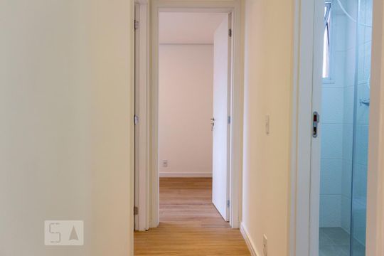 Corredor de apartamento para alugar com 2 quartos, 41m² em Cambuci, São Paulo