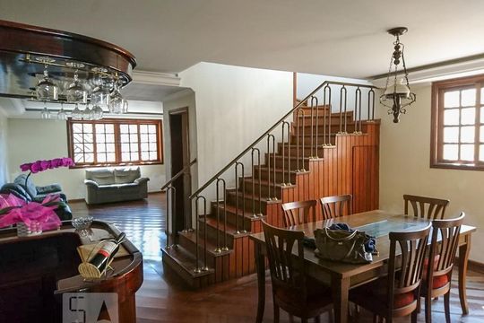 Casa para alugar com 3 quartos, 250m² em Penha de França, São Paulo